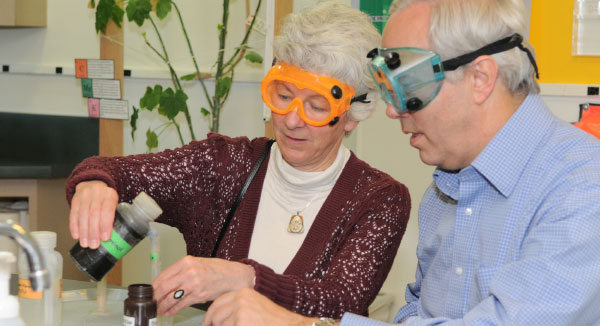 Two seniors in a lab